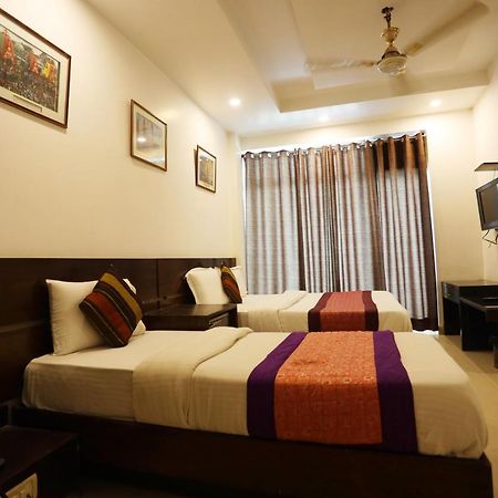 Hotel Maya 'New Delhi' מראה חיצוני תמונה